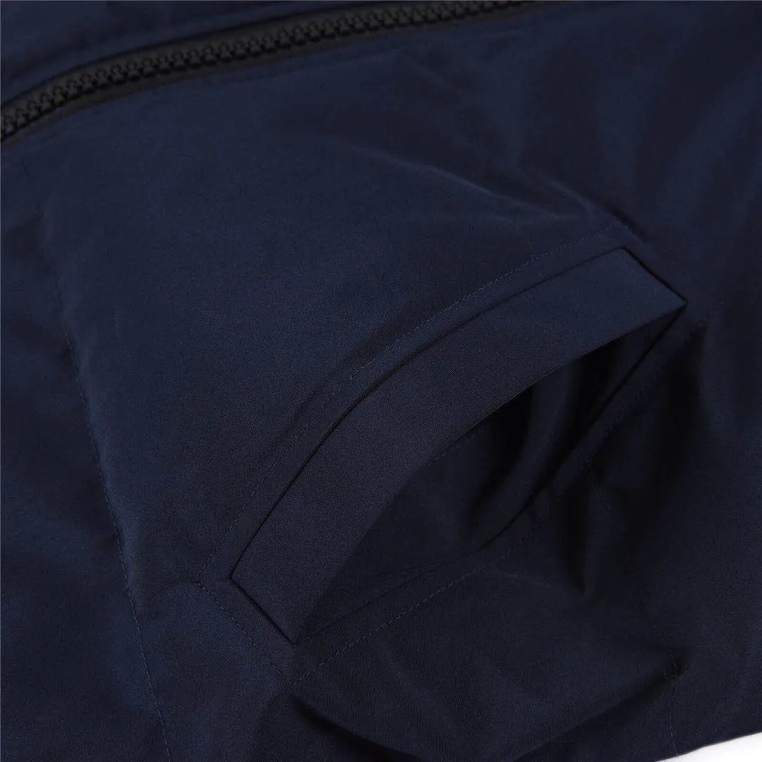 P760 Canada Goose Canada Goose #Mystique 3035LB extended parka down jacket/22 styles #women# ➖ Genuine synchronous anti-counterfeiting chip sensor! ➖ Imported 21-count polyester-cotton blended original fabric [last year’s 16-count/18-count hard fabrics have been completely eliminated, this year all use 21-count genuine synchronous fabrics, the soft mid-strap feels delicate and textured], genuine synchronous Feather-Light 10D waterproof coating fabric, made of 84.5 polyester fiber and 15.5 cotton, 100% the best feel in the entire network! ➖ The genuine official website is synchronized with the international standard 80 velvet! ➖ Using the best nylon lining with double double-layer sealing design, velvet-proof No. 7 needle + grid-filled down ready-made garments, there is 100% no so-called velvet running! ➖ The cuffs are designed with thickened seamless threads, and the collar and pockets are lined with top-quality polar fleece to keep you warm and comfortable! ➖ Yoshida YKK provides original custom-made electroplated sliders. YKK two-way lockable zippers are tight and smooth and will not peel off paint! ➖ 3M composite guarantees that the Velcro is the same as the original, durable, and all accessories and hardware are custom-made! ➖ Imported BEHRINGER embroidery machine to customize the 10,000-needle embroidery logo, 98% of which can be reproduced to restore the original logo. You can check and compare on the official website! ➖ The fur collars are all made of large pieces of Western Canadian blue wolf hide, ensuring that each fur collar is 13-15cm wide!  ⛔No slander, no exaggeration, professionalism because of focus!  SIZE: XXS XS S M L XL [Attached: Size chart]